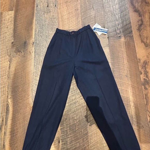 Pendleton vintage Women’s size 8 petite 100% wool pants - Picture 2 of 5